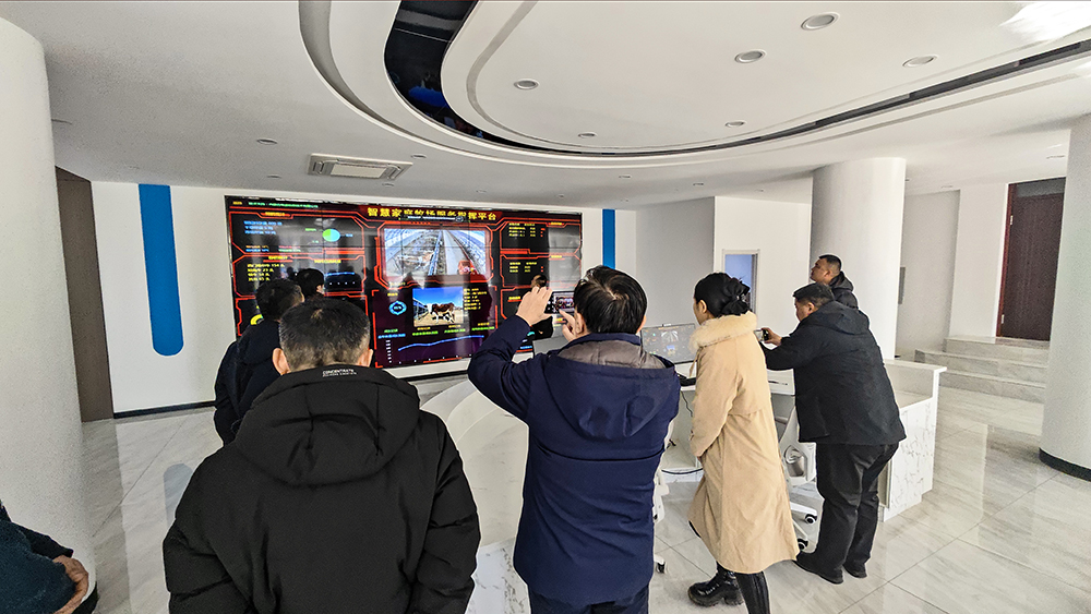 农牧局大数据参观 (4).jpg